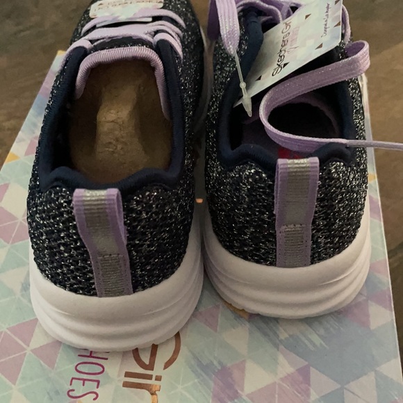 Brand New with Tags, Skechers light weight sneaker - Picture 3 of 5